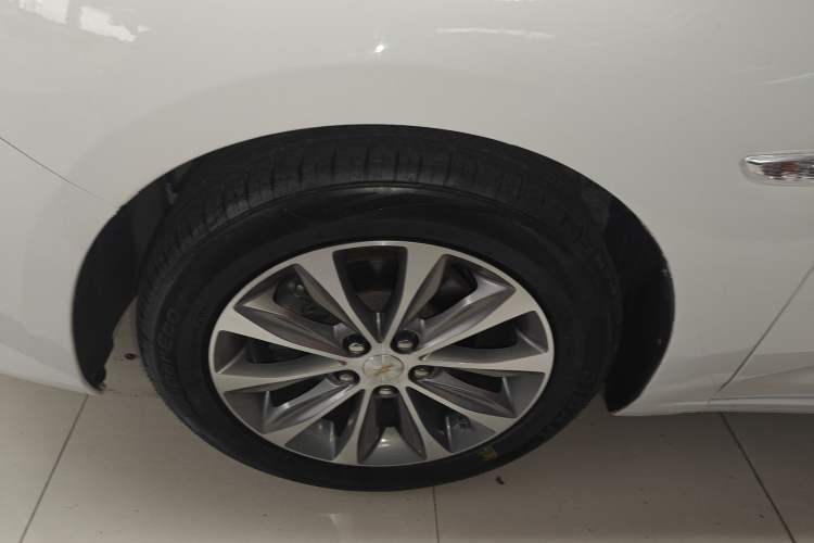 Used Chevrolet Monza 2022 320 Automatic Enjoyment Sunroof Version Left Front Wheel Hub