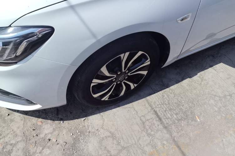 Used Chevrolet Monza 2022 Light Hybrid RS 330T Automatic Comfort Edition Left Front Wheel Hub