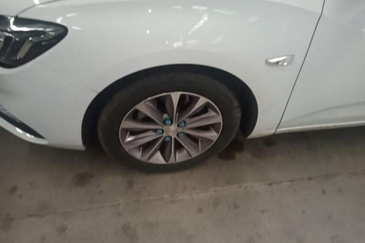 Used Chevrolet Monza 2022 320 Automatic Enjoyment Sunroof Version Left Front Wheel Hub