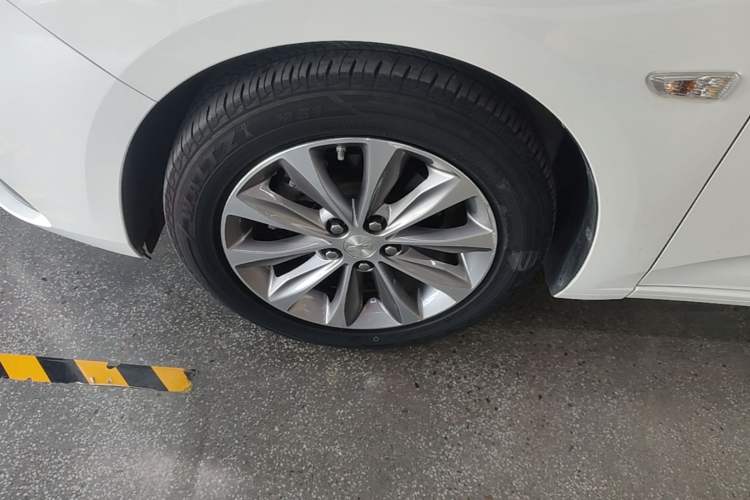 Used Chevrolet Monza 2022 320 Automatic Enjoyment Sunroof Version Left Front Wheel Hub