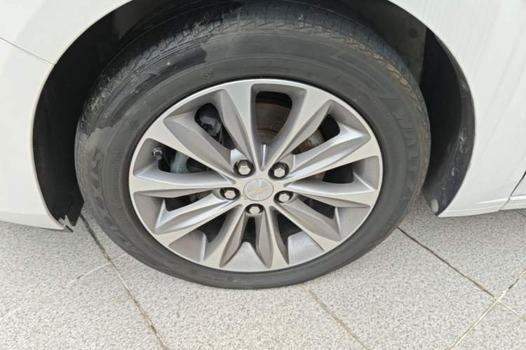 Used Chevrolet Monza 2022 320 Automatic Enjoyment Sunroof Version Left Front Wheel Hub