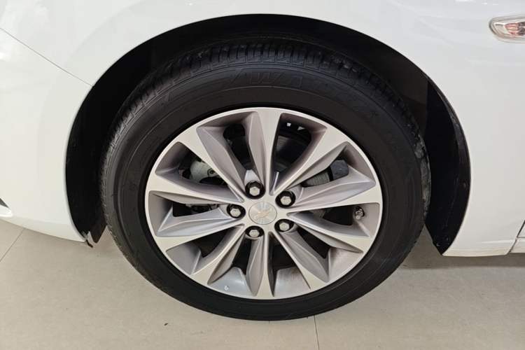 Used Chevrolet Monza 2022 320 Automatic Enjoyment Sunroof Version Left Front Wheel Hub