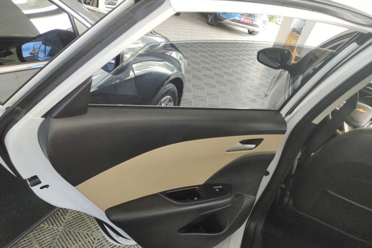 Used Chevrolet Monza 2022 320 Automatic Enjoyment Sunroof Version Left Rear Door Interior