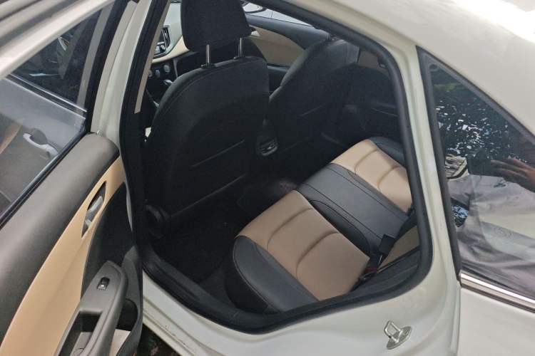 Used Chevrolet Monza 2022 320 Automatic Enjoyment Sunroof Version Left Rear Seat