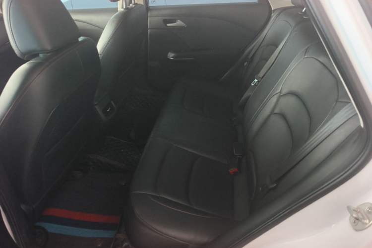 Used Chevrolet Monza 2022 Light Hybrid Redline 320T Dual-Clutch Thrilling Edition Left Rear Seat