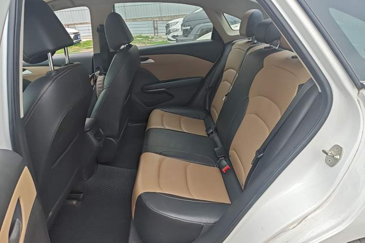 Used Chevrolet Monza 2022 320 Automatic Enjoyment Sunroof Version Left Rear Seat