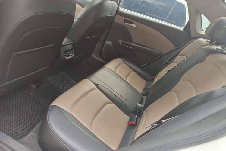 Used Chevrolet Monza 2022 320 Automatic Enjoyment Sunroof Version Left Rear Seat