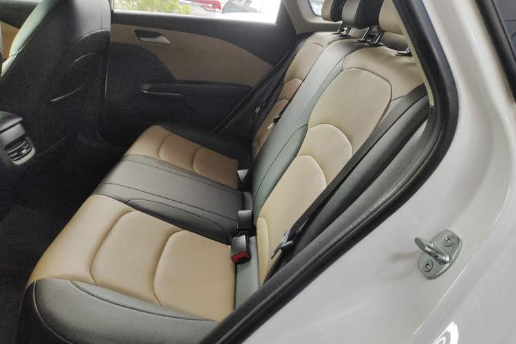 Used Chevrolet Monza 2022 320 Automatic Enjoyment Sunroof Version Left Rear Seat
