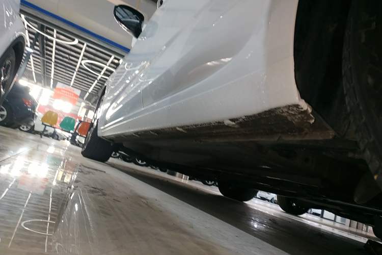 Used Chevrolet Monza 2022 Light Hybrid RS 330T Automatic Comfort Edition Left Side Sill