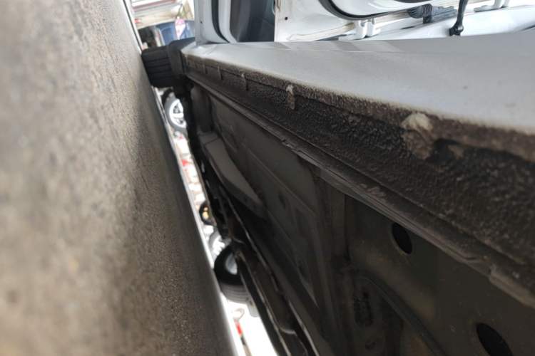 Used Chevrolet Monza 2022 320 Automatic Enjoyment Sunroof Version Left Side Sill