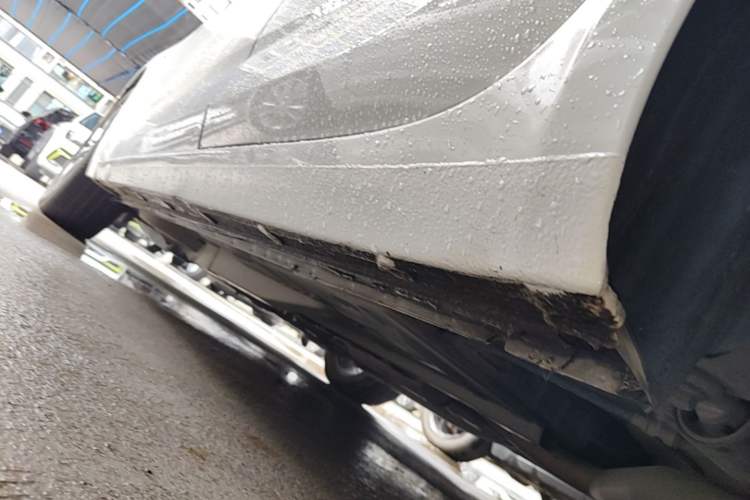 Used Chevrolet Monza 2022 Light Hybrid RS 330T Automatic Comfort Edition Left Side Sill