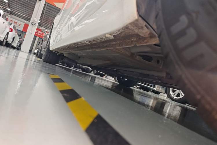 Used Chevrolet Monza 2022 Light Hybrid RS 330T Automatic Comfort Edition Left Side Sill