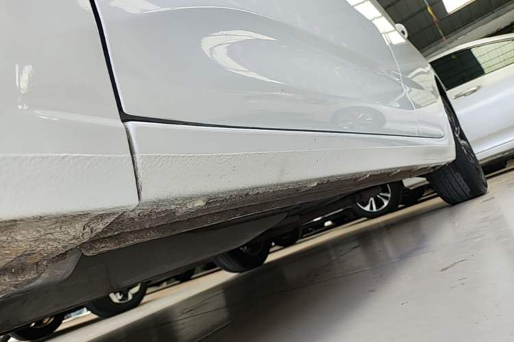 Used Chevrolet Monza 2022 320 Automatic Enjoyment Sunroof Version Left Side Sill