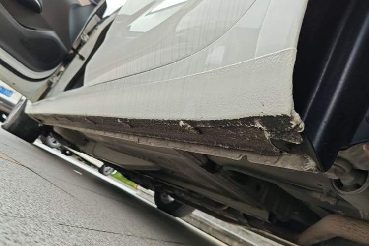 Used Chevrolet Monza 2022 320 Automatic Enjoyment Sunroof Version Left Side Sill