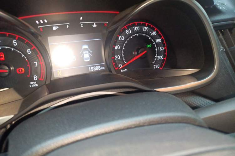 Used Chevrolet Monza 2022 Light Hybrid RS 330T Automatic Comfort Edition Odometer Close Up