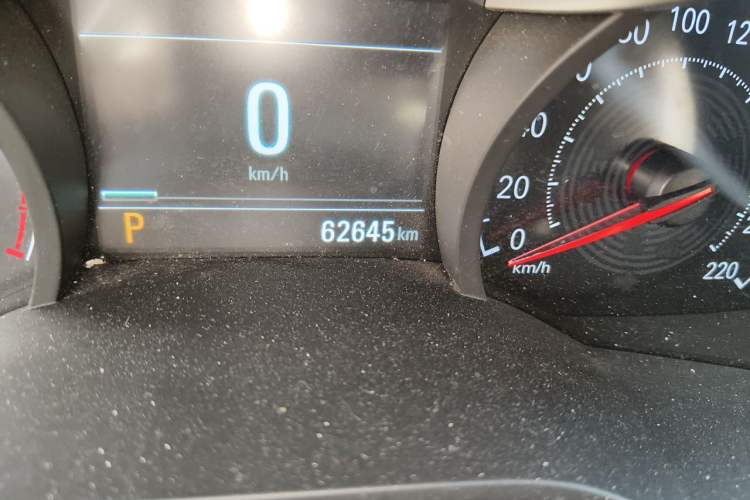 Used Chevrolet Monza 2022 320 Automatic Enjoyment Sunroof Version Odometer Close Up