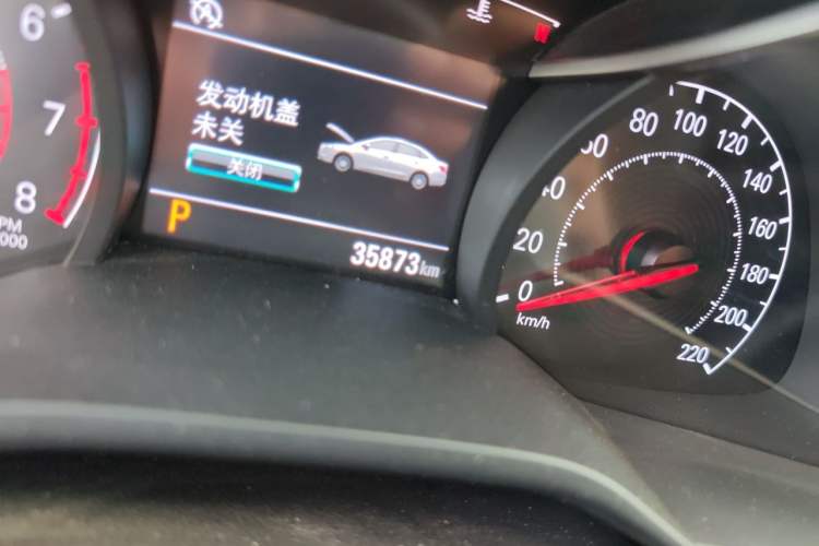 Used Chevrolet Monza 2022 320 Automatic Enjoyment Sunroof Version Odometer Close Up