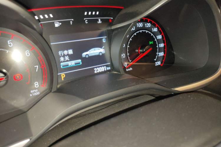 Used Chevrolet Monza 2022 Light Hybrid RS 330T Automatic Comfort Edition Odometer Close Up