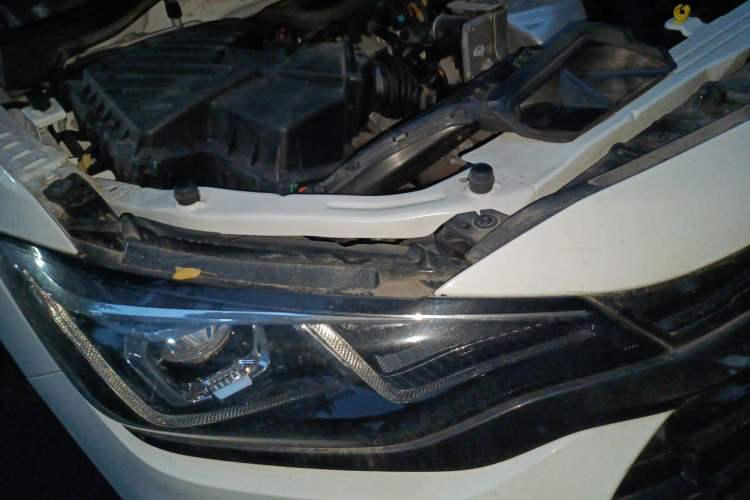 Used Chevrolet Monza 2022 Light Hybrid RS 330T Automatic Comfort Edition Right Front Headlight