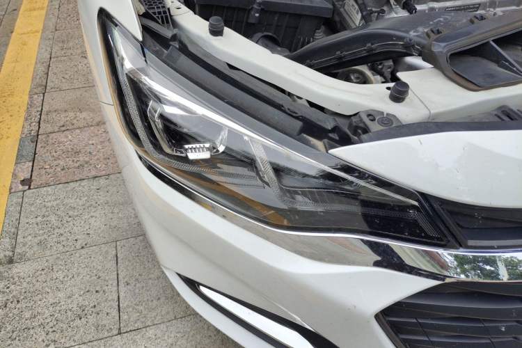 Used Chevrolet Monza 2022 320 Automatic Enjoyment Sunroof Version Right Front Headlight