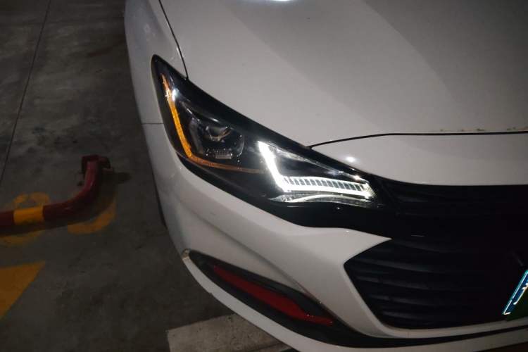 Used Chevrolet Monza 2022 Light Hybrid Redline 320T Dual-Clutch Thrilling Edition Right Front Headlight