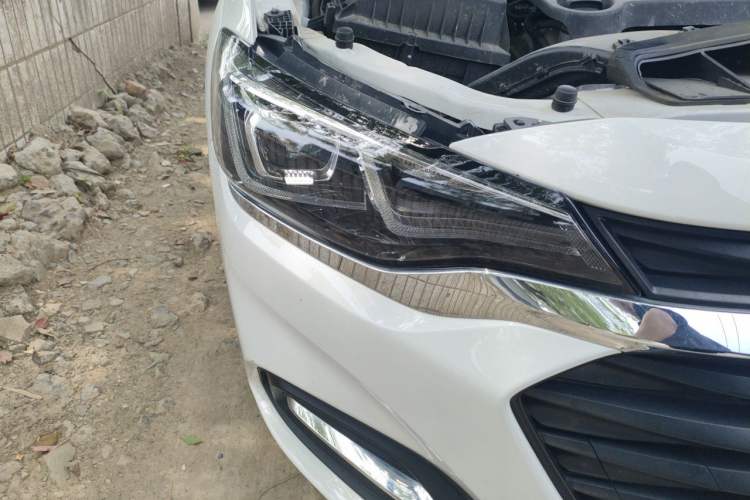 Used Chevrolet Monza 2022 320 Automatic Enjoyment Sunroof Version Right Front Headlight