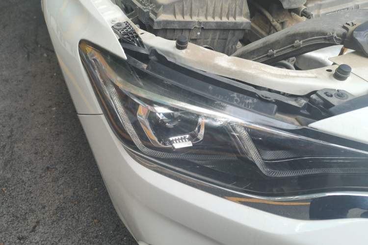 Used Chevrolet Monza 2022 320 Automatic Enjoyment Sunroof Version Right Front Headlight