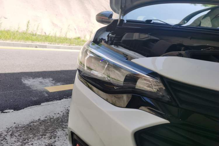 Used Chevrolet Monza 2022 Light Hybrid Redline 320T Dual-Clutch Thrilling Edition Right Front Headlight