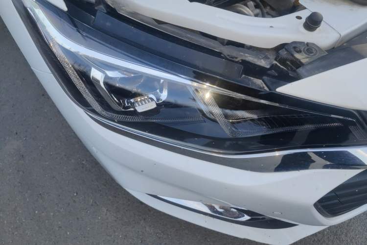 Used Chevrolet Monza 2022 320 Automatic Enjoyment Sunroof Version Right Front Headlight