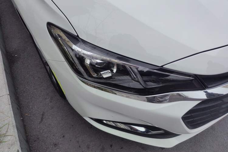 Used Chevrolet Monza 2022 320 Automatic Enjoyment Sunroof Version Right Front Headlight