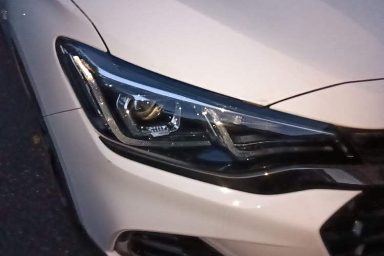 Used Chevrolet Monza 2022 Light Hybrid RS 330T Automatic Comfort Edition Right Front Headlight