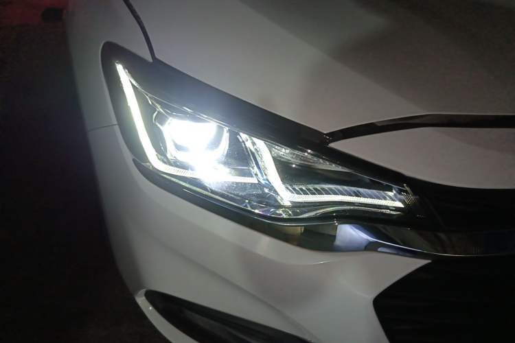 Used Chevrolet Monza 2022 320 Automatic Enjoyment Sunroof Version Right Front Headlight