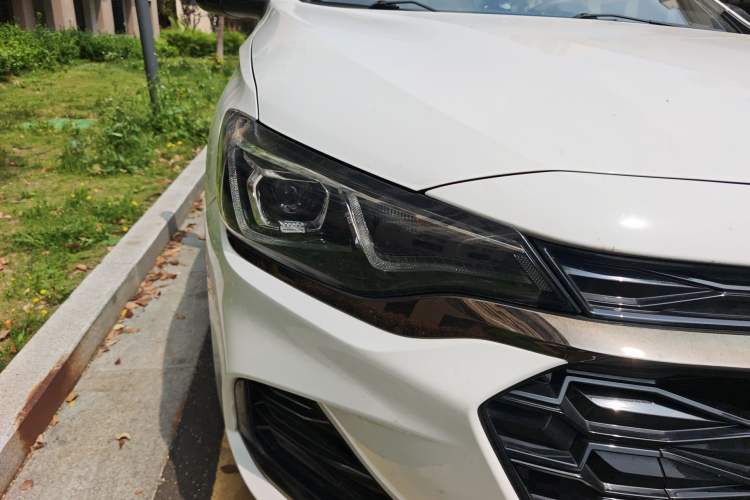 Used Chevrolet Monza 2022 Light Hybrid RS 330T Automatic Comfort Edition Right Front Headlight