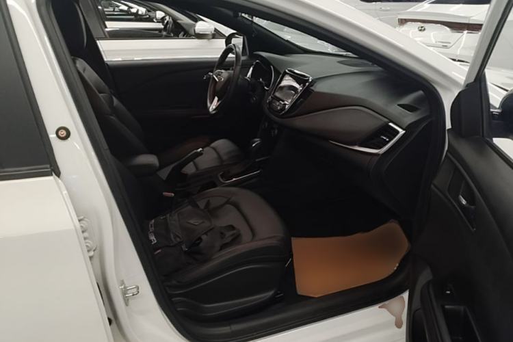 Used Chevrolet Monza 2022 Light Hybrid RS 330T Automatic Comfort Edition Right Front Seat