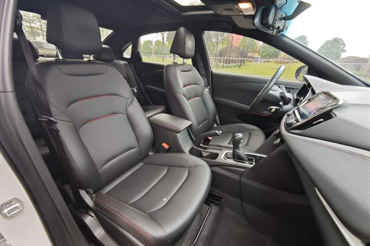Used Chevrolet Monza 2022 Light Hybrid RS 330T Automatic Comfort Edition Right Front Seat