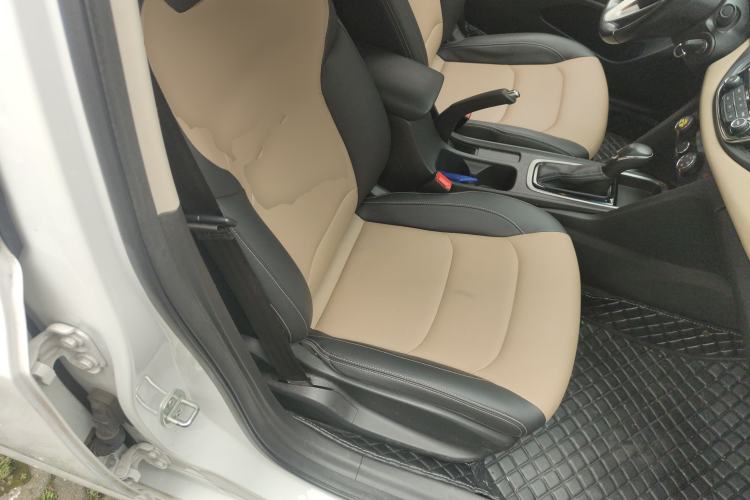 Used Chevrolet Monza 2022 320 Automatic Enjoyment Sunroof Version Right Front Seat