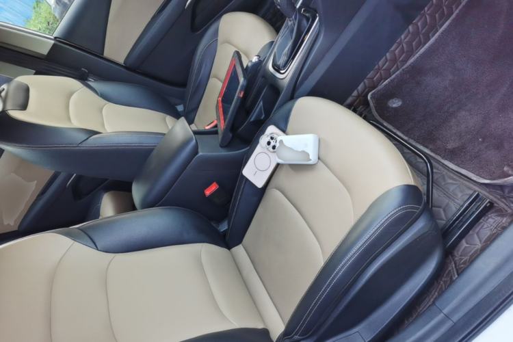 Used Chevrolet Monza 2022 320 Automatic Enjoyment Sunroof Version Right Front Seat
