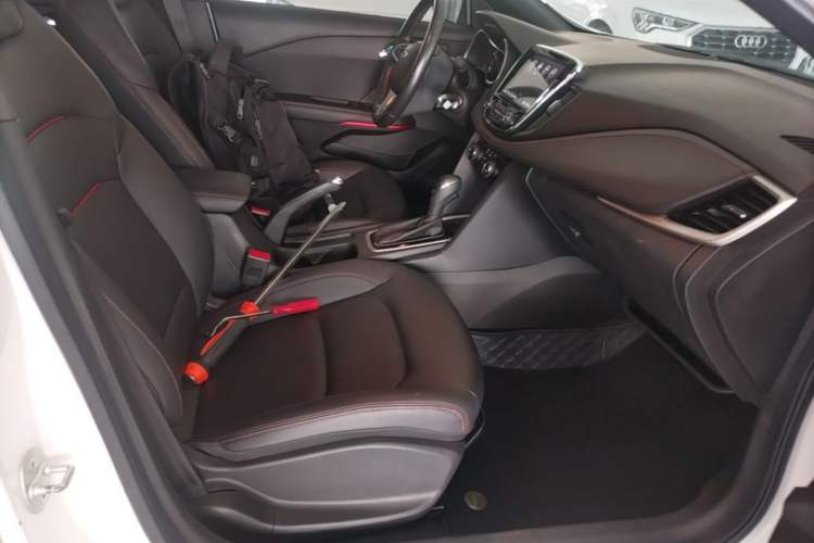 Used Chevrolet Monza 2022 Light Hybrid RS 330T Automatic Comfort Edition Right Front Seat