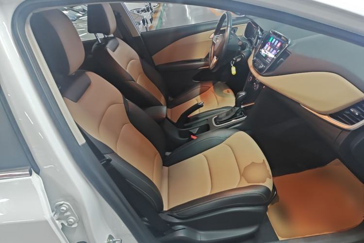 Used Chevrolet Monza 2022 320 Automatic Enjoyment Edition Right Front Seat