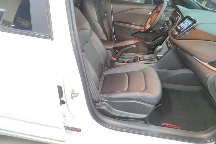 Used Chevrolet Monza 2022 Light Hybrid RS 330T Automatic Comfort Edition Right Front Seat