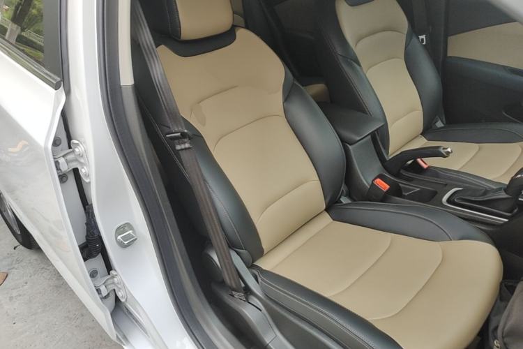 Used Chevrolet Monza 2022 320 Automatic Enjoyment Sunroof Version Right Front Seat