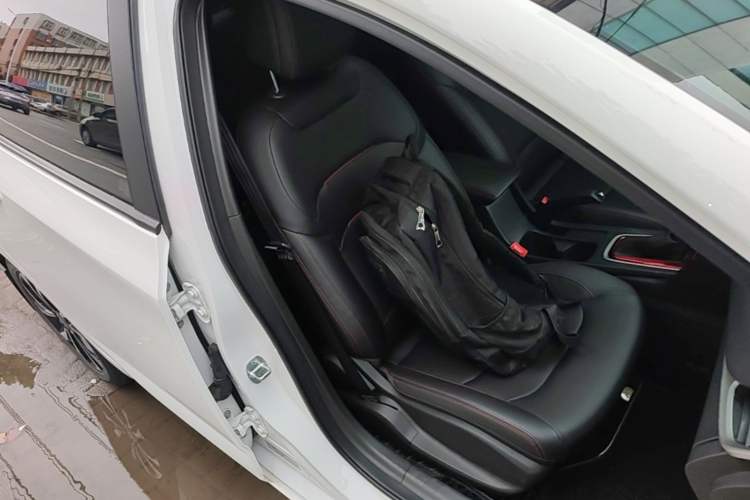 Used Chevrolet Monza 2022 Light Hybrid RS 330T Automatic Comfort Edition Right Front Seat