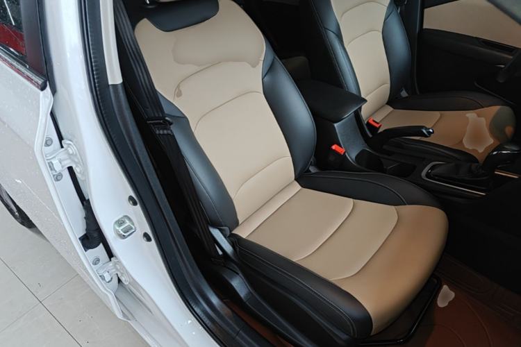 Used Chevrolet Monza 2022 320 Automatic Enjoyment Sunroof Version Right Front Seat