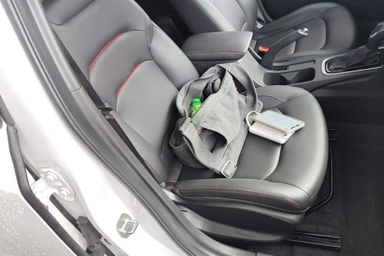 Used Chevrolet Monza 2022 Light Hybrid RS 330T Automatic Comfort Edition Right Front Seat