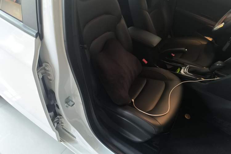 Used Chevrolet Monza 2022 Light Hybrid RS 330T Automatic Comfort Edition Right Front Seat