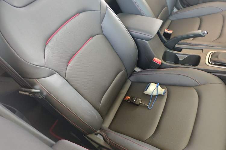 Used Chevrolet Monza 2022 Light Hybrid RS 330T Automatic Comfort Edition Right Front Seat