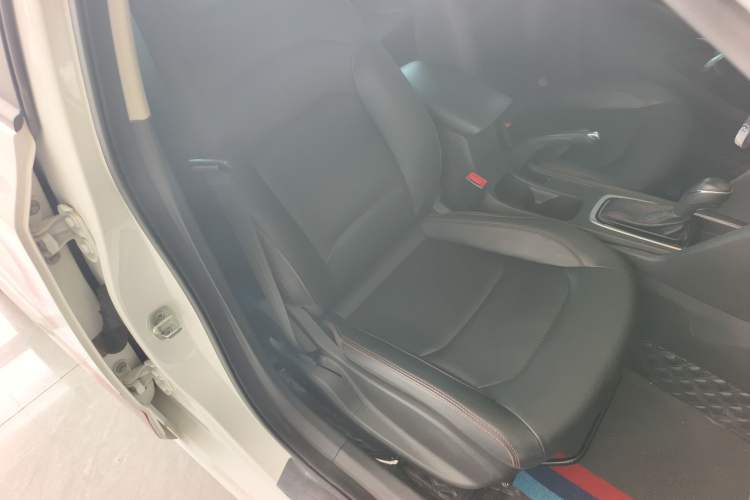 Used Chevrolet Monza 2022 Light Hybrid Redline 320T Dual-Clutch Thrilling Edition Right Front Seat