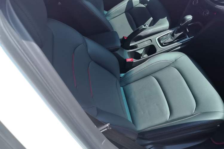 Used Chevrolet Monza 2022 Light Hybrid RS 330T Automatic Comfort Edition Right Front Seat