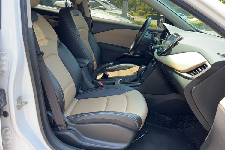 Used Chevrolet Monza 2022 320 Automatic Enjoyment Sunroof Version Right Front Seat