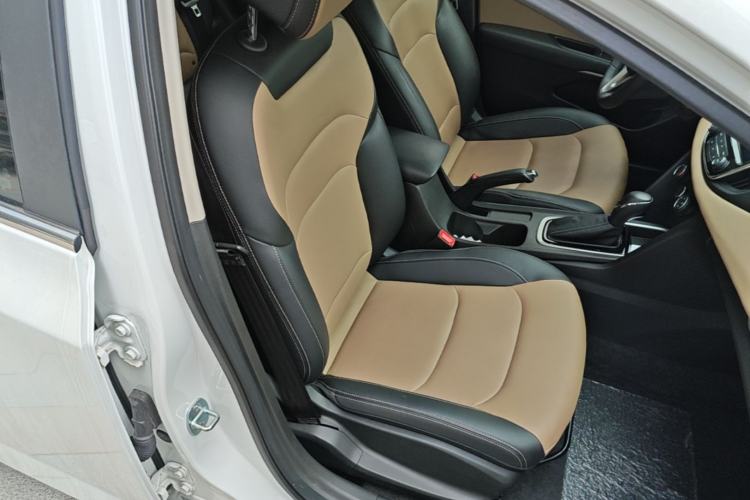 Used Chevrolet Monza 2022 320 Automatic Enjoyment Sunroof Version Right Front Seat